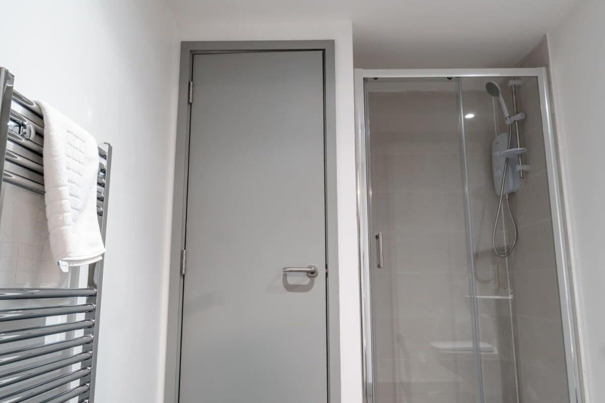 Modern 1 Bed Apartment In Liverpool Centre Exterior foto