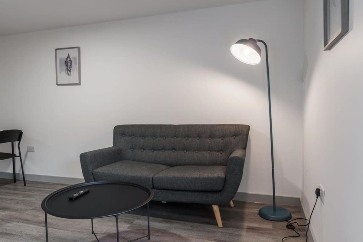 Modern 1 Bed Apartment In Liverpool Centre Exterior foto
